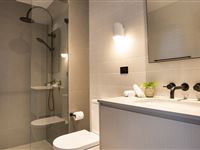 Deluxe Studio Suite Bathroom - The Chen