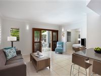 Mantra-Aqueous on Port - 1 Bedroom Spa Apartment Lounge