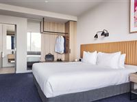 Mantra Epping - Hotel Room & 2 Bedroom Apartment